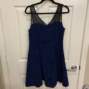 {Francescas} Navy/Black Floral Dress NWT